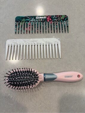 Set of CONAIR Dual-Sided Wide Tooth Combs AND CONAIR Brush